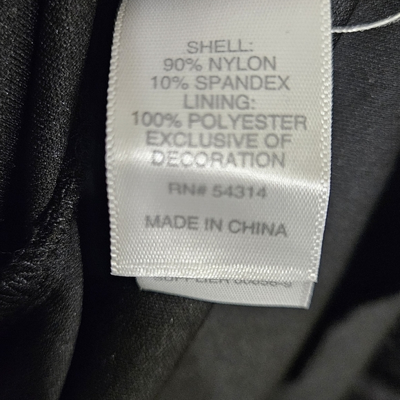 Elegant Black Lace Dress - Picture 6 of 10